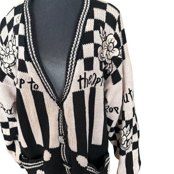 No! Jeans Pop Revolution Black & White Graphic Checkered Cardigan With Floral Kn - Picture 5 of 16